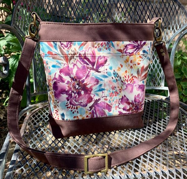 Aspen Crossbody Bag - Image 8