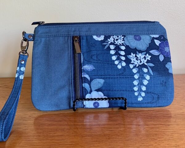 Zippy Clutch/Wristlet