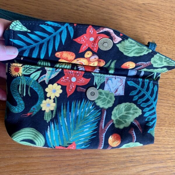 Neo Crossbody Bag - Image 5